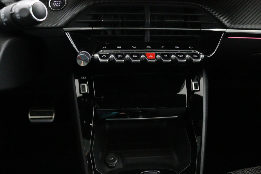 Peugeot 208 1.2*GT-LINE*PANO*AUTOM*ECC*CRUISE*NAVI*CAM*CARPLAY