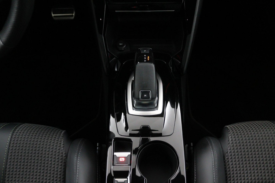 Peugeot 208 1.2*GT-LINE*PANO*AUTOM*ECC*CRUISE*NAVI*CAM*CARPLAY