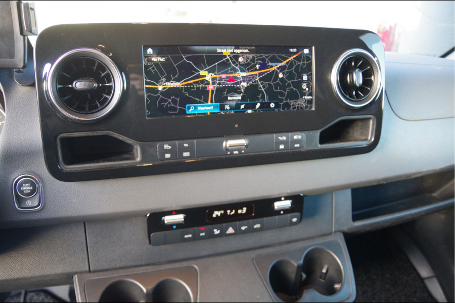 Mercedes-Benz Sprinter 319 3.0 CDI V6 L2H1 AUT. LED, 2X SCHUIFDEUR, 3.5T TREKHAAK, MBUX 10'', 360 CAMERA, STOELVERWARMING, VOORRUIT VERWARMING, LEDER S