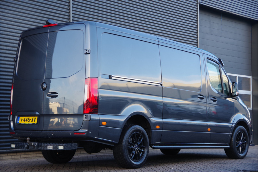 Mercedes-Benz Sprinter 319 3.0 CDI V6 L2H1 AUT. LED, 2X SCHUIFDEUR, 3.5T TREKHAAK, MBUX 10'', 360 CAMERA, STOELVERWARMING, VOORRUIT VERWARMING, LEDER S