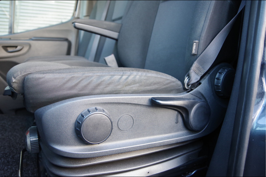 Mercedes-Benz Sprinter 319 3.0 CDI V6 L2H1 AUT. LED, 2X SCHUIFDEUR, 3.5T TREKHAAK, MBUX 10'', 360 CAMERA, STOELVERWARMING, VOORRUIT VERWARMING, LEDER S