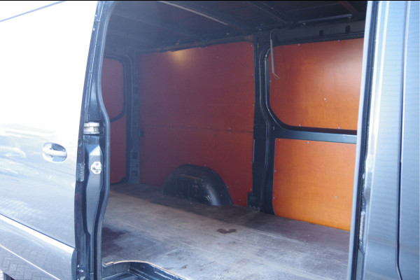 Mercedes-Benz Sprinter 319 3.0 CDI V6 L2H1 AUT. LED, 2X SCHUIFDEUR, 3.5T TREKHAAK, MBUX 10'', 360 CAMERA, STOELVERWARMING, VOORRUIT VERWARMING, LEDER S