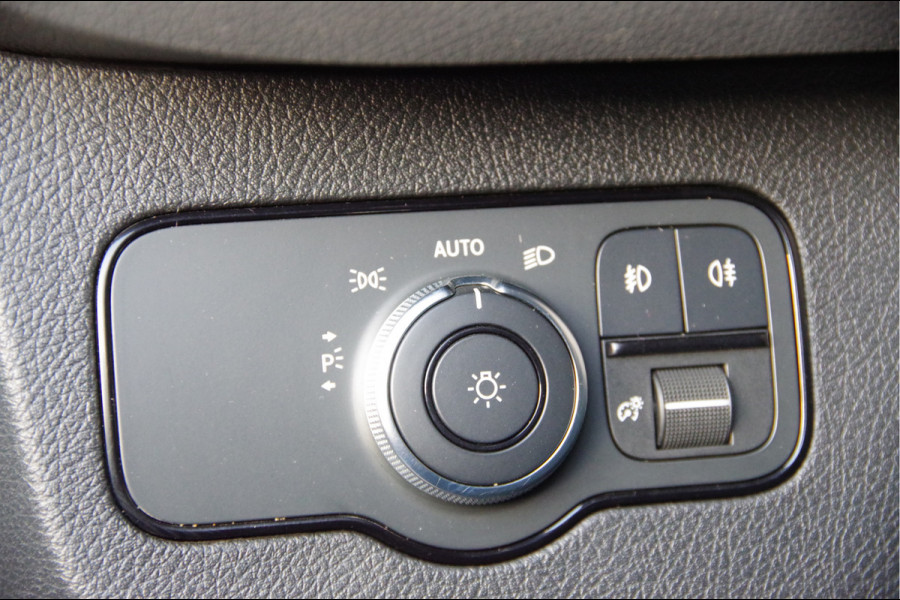 Mercedes-Benz Sprinter 319 3.0 CDI V6 L2H1 AUT. LED, 2X SCHUIFDEUR, 3.5T TREKHAAK, MBUX 10'', 360 CAMERA, STOELVERWARMING, VOORRUIT VERWARMING, LEDER S