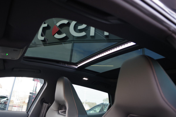 CUPRA Formentor 1.4 e-Hybrid 204 PK Performance PHEV, Panoramadak, Trekhaak, Memory, Winterpakket