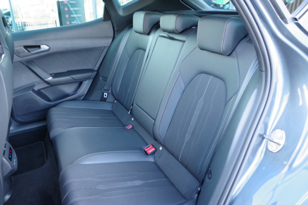 CUPRA Formentor 1.4 e-Hybrid 204 PK Performance PHEV, Panoramadak, Trekhaak, Memory, Winterpakket