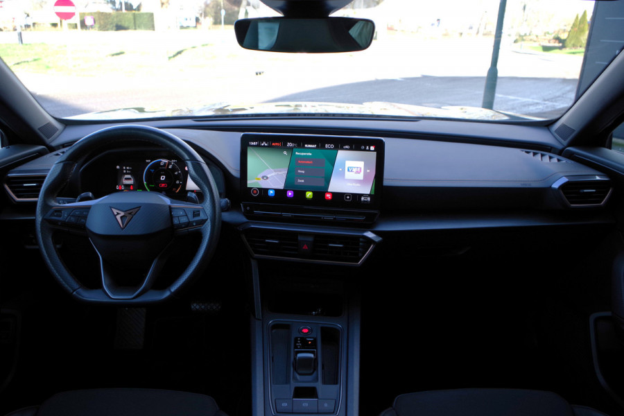 CUPRA Formentor 1.4 e-Hybrid 204 PK Performance PHEV, Panoramadak, Trekhaak, Memory, Winterpakket