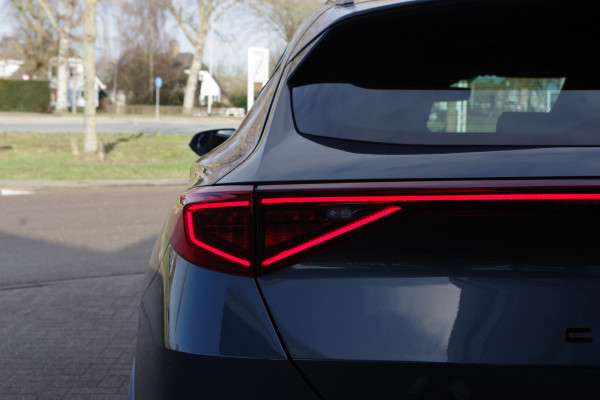 CUPRA Formentor 1.4 e-Hybrid 204 PK Performance PHEV, Panoramadak, Trekhaak, Memory, Winterpakket