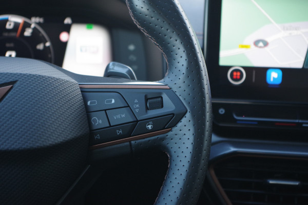 CUPRA Formentor 1.4 e-Hybrid 204 PK Performance PHEV, Panoramadak, Trekhaak, Memory, Winterpakket