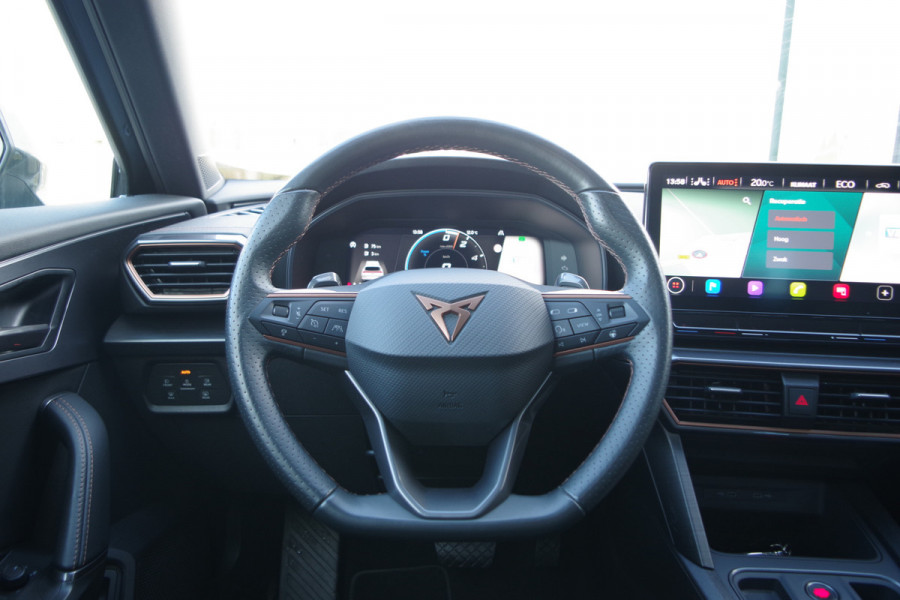 CUPRA Formentor 1.4 e-Hybrid 204 PK Performance PHEV, Panoramadak, Trekhaak, Memory, Winterpakket