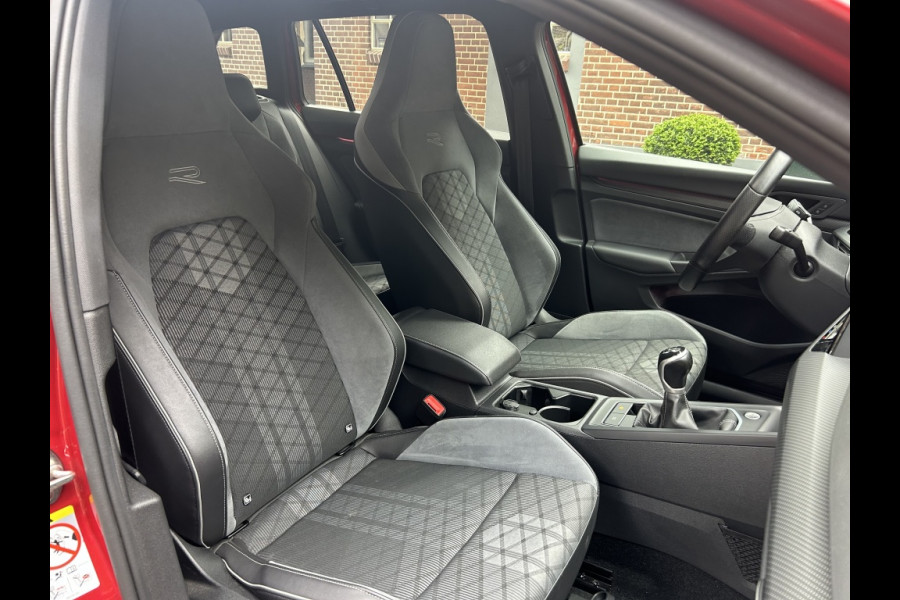 Volkswagen Golf Variant 1.5 TSI 130pk R-Line Navi, ACC, Carplay, Trekhaak elektr.