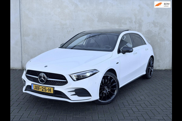 Mercedes-Benz A-Klasse A250e AMG Night Pano HUD Burmester 360 19'' Trekh Leder/alca