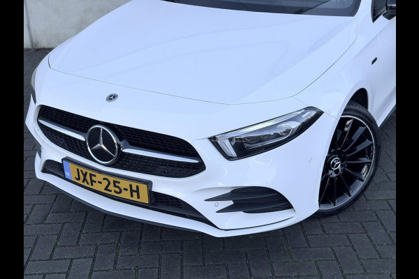 Mercedes-Benz A-Klasse A250e AMG Night Pano HUD Burmester 360 19'' Trekh Leder/alca