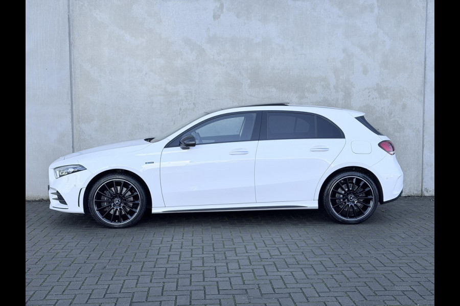 Mercedes-Benz A-Klasse A250e AMG Night Pano HUD Burmester 360 19'' Trekh Leder/alca