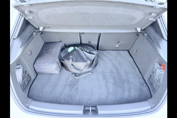 Mercedes-Benz A-Klasse A250e AMG Night Pano HUD Burmester 360 19'' Trekh Leder/alca