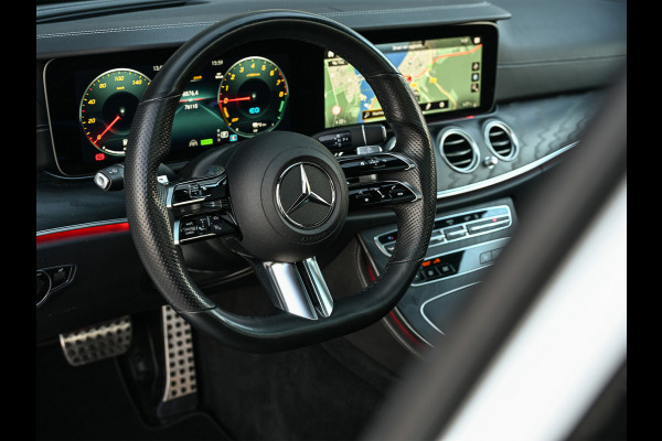 Mercedes-Benz E-Klasse 300 e 4MATIC 320pk AMG Line | Panorama dak | Burmester Sound | Distronic | Memory seats | Head-Up | Ambiance interieur  | Camera 360 | Full Led