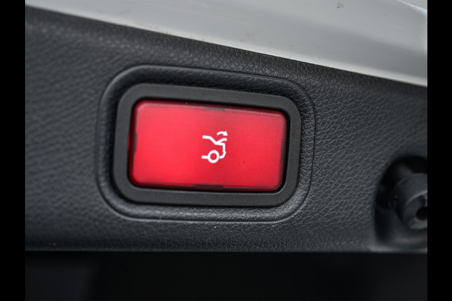 Mercedes-Benz E-Klasse 300 e 4MATIC 320pk AMG Line | Panorama dak | Burmester Sound | Distronic | Memory seats | Head-Up | Ambiance interieur  | Camera 360 | Full Led