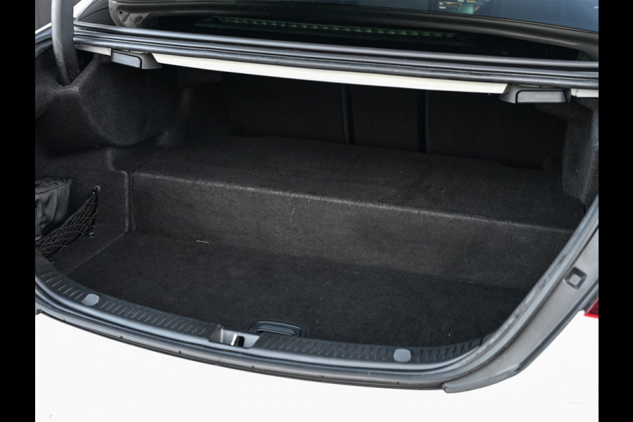 Mercedes-Benz E-Klasse 300 e 4MATIC 320pk AMG Line | Panorama dak | Burmester Sound | Distronic | Memory seats | Head-Up | Ambiance interieur  | Camera 360 | Full Led