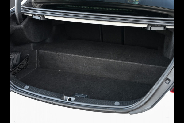 Mercedes-Benz E-Klasse 300 e 4MATIC 320pk AMG Line | Panorama dak | Burmester Sound | Distronic | Memory seats | Head-Up | Ambiance interieur  | Camera 360 | Full Led