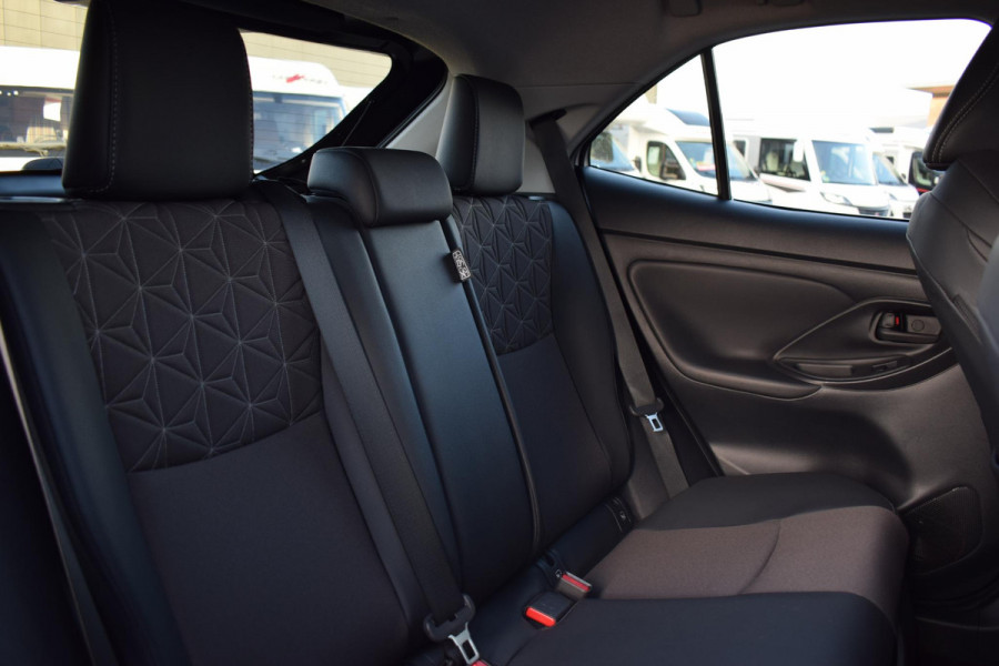 Toyota Yaris Cross 1.5 Hybrid Executive | Two Tone | Apple CarPlay | Half Leer | Stoelverwarming