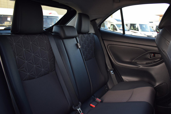 Toyota Yaris Cross 1.5 Hybrid Executive | Two Tone | Apple CarPlay | Half Leer | Stoelverwarming