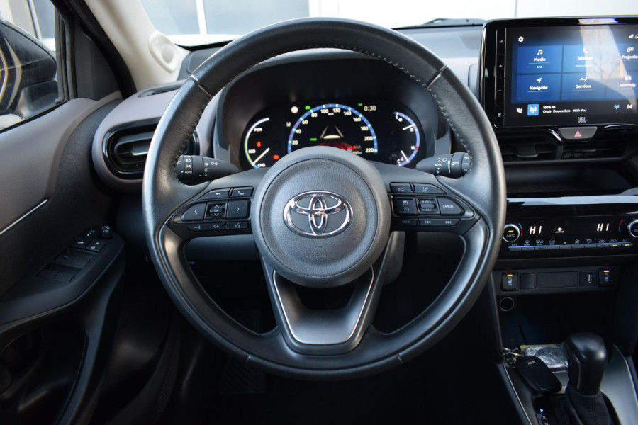 Toyota Yaris Cross 1.5 Hybrid Executive | Two Tone | Apple CarPlay | Half Leer | Stoelverwarming