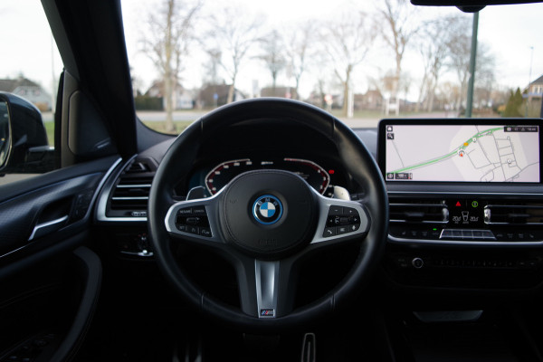 BMW X3 xDrive30e 293 PK High Executive M-Sport, Panoramadak, H/K Sound, Memory