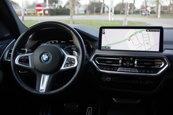 BMW X3 xDrive30e 293 PK High Executive M-Sport, Panoramadak, H/K Sound, Memory