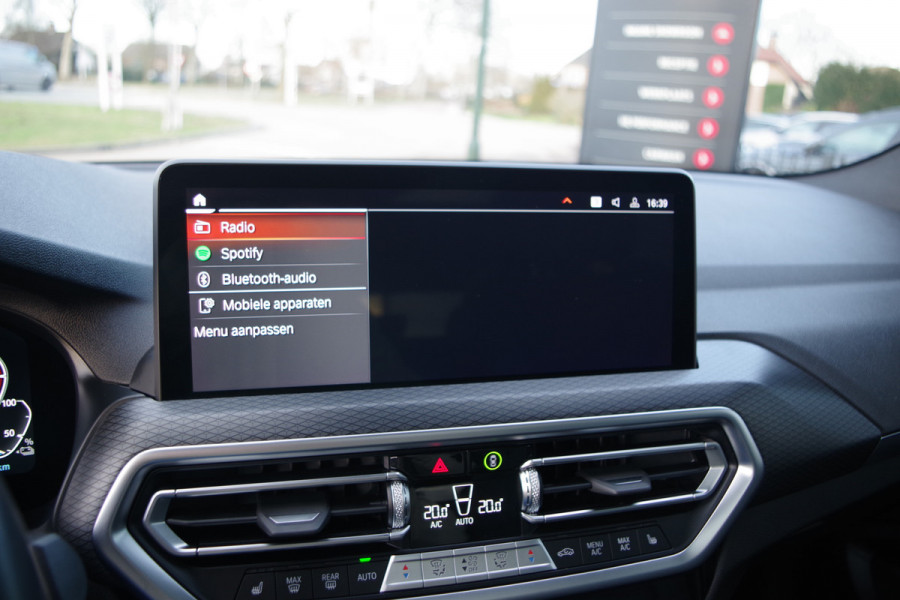 BMW X3 xDrive30e 293 PK High Executive M-Sport, Panoramadak, H/K Sound, Memory