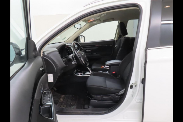 Mitsubishi Outlander 2.4 PHEV Pure Trekhaak Navi