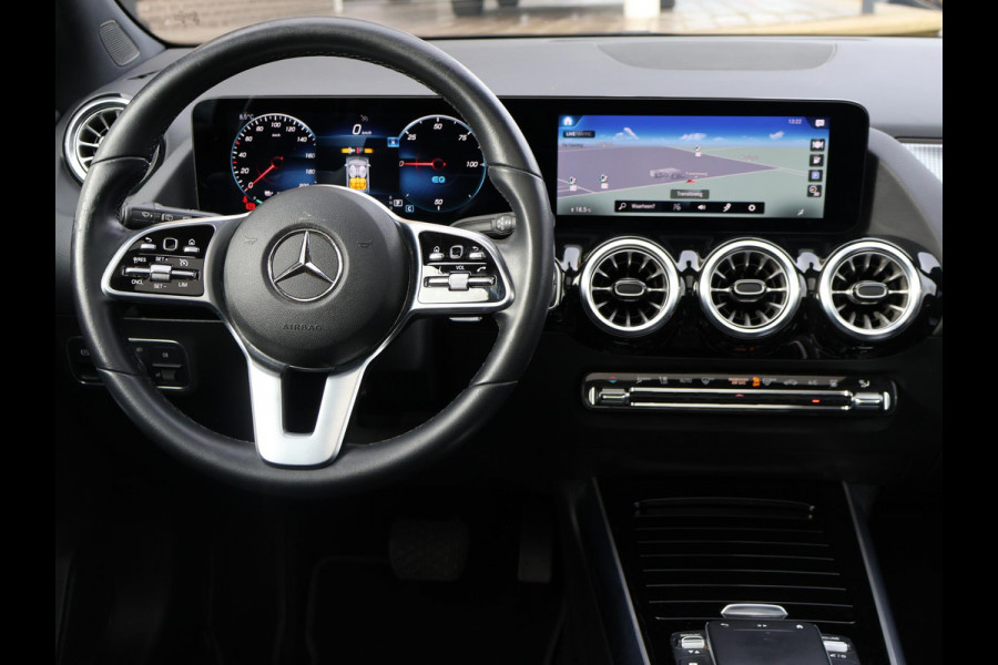 Mercedes-Benz EQA 250 LUXURY 67 kWh SOH 96% + PANORAMA | CAMERA | SFEERVERLICHTING | STOELVERWARMING