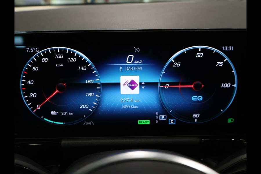 Mercedes-Benz EQA 250 LUXURY 67 kWh SOH 96% + PANORAMA | CAMERA | SFEERVERLICHTING | STOELVERWARMING