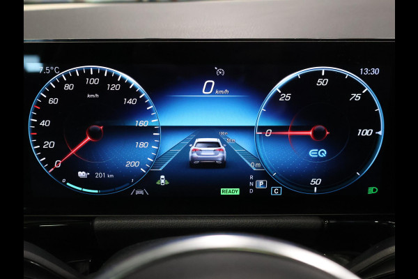 Mercedes-Benz EQA 250 LUXURY 67 kWh SOH 96% + PANORAMA | CAMERA | SFEERVERLICHTING | STOELVERWARMING