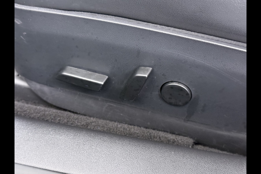 Tesla Model 3 RWD SR plus 325PK SOH 93% LFP Accu Lmv 18" AutoPilot Leder Panoramadak Adaptive-Cruise Camera's Elektr.-Stuur+Stoelen+Spiegels+G Navi LED DAB Voorverwarmen interieur via App Keyless One-Pedal-Drive 1e Eigenaar Origineel Nederlandse Auto Fabrieksgarantie op Accu en Motor tot 11-12-2028/160.000km