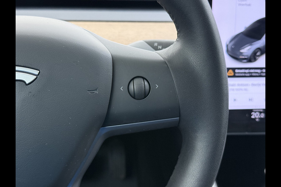 Tesla Model 3 RWD SR plus 325PK SOH 93% LFP Accu Lmv 18" AutoPilot Leder Panoramadak Adaptive-Cruise Camera's Elektr.-Stuur+Stoelen+Spiegels+G Navi LED DAB Voorverwarmen interieur via App Keyless One-Pedal-Drive 1e Eigenaar Origineel Nederlandse Auto Fabrieksgarantie op Accu en Motor tot 11-12-2028/160.000km