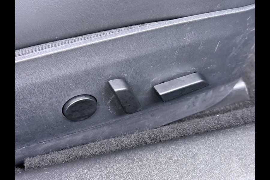 Tesla Model 3 RWD SR plus 325PK SOH 93% LFP Accu Lmv 18" AutoPilot Leder Panoramadak Adaptive-Cruise Camera's Elektr.-Stuur+Stoelen+Spiegels+G Navi LED DAB Voorverwarmen interieur via App Keyless One-Pedal-Drive 1e Eigenaar Origineel Nederlandse Auto Fabrieksgarantie op Accu en Motor tot 11-12-2028/160.000km