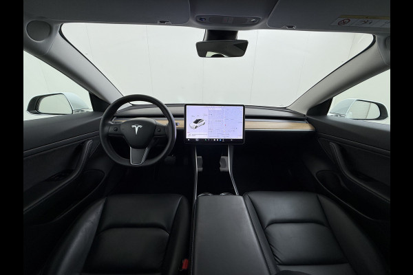 Tesla Model 3 RWD SR plus 325PK SOH 93% LFP Accu Lmv 18" AutoPilot Leder Panoramadak Adaptive-Cruise Camera's Elektr.-Stuur+Stoelen+Spiegels+G Navi LED DAB Voorverwarmen interieur via App Keyless One-Pedal-Drive 1e Eigenaar Origineel Nederlandse Auto Fabrieksgarantie op Accu en Motor tot 10-12-2028/160.000km