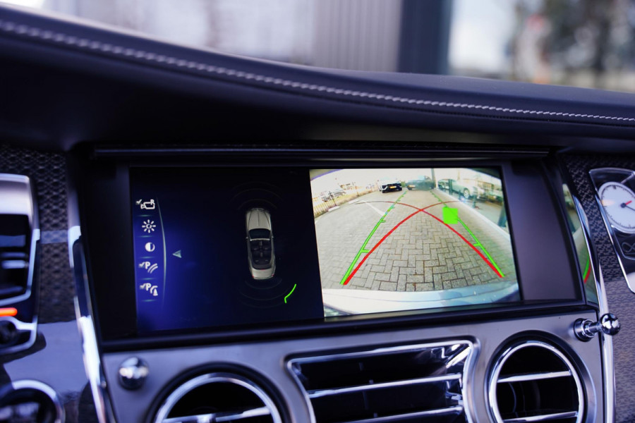 Rolls-Royce Dawn 6.6 V12 Black Badge / Bespoke Audio / 15 D.Km