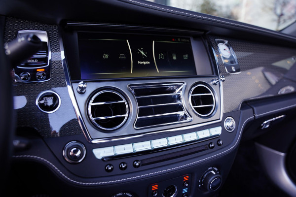 Rolls-Royce Dawn 6.6 V12 Black Badge / Bespoke Audio / 15 D.Km