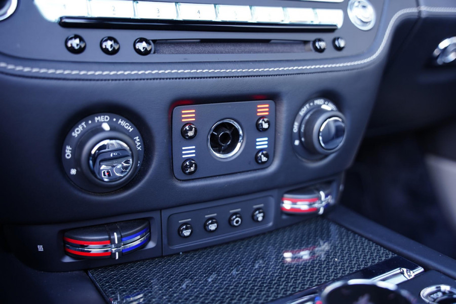 Rolls-Royce Dawn 6.6 V12 Black Badge / Bespoke Audio / 15 D.Km