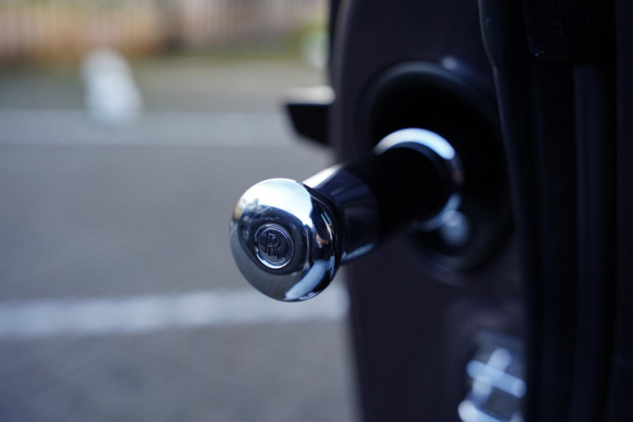 Rolls-Royce Dawn 6.6 V12 Black Badge / Bespoke Audio / 15 D.Km