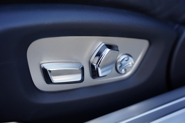 Rolls-Royce Dawn 6.6 V12 Black Badge / Bespoke Audio / 15 D.Km