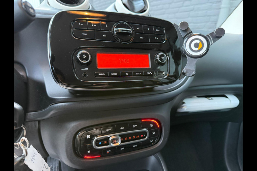 Smart Fortwo EQ Comfort 18 kWh NAVI | PDC | AUTOMAAT | AIRCO | NWE APK