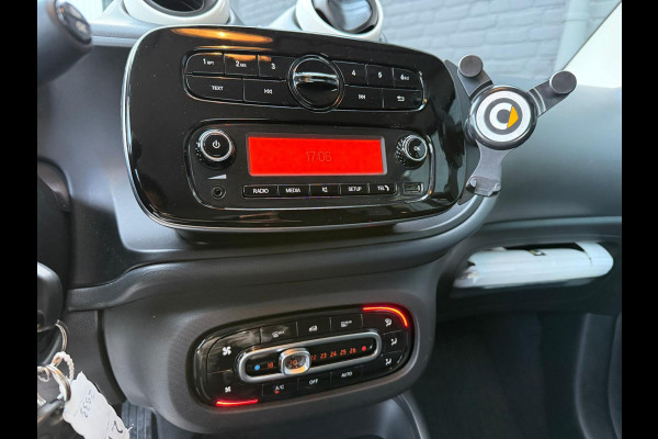 Smart Fortwo EQ Comfort 18 kWh NAVI | PDC | AUTOMAAT | AIRCO | NWE APK