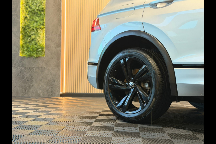 Volkswagen Tiguan 1.4 TSI eHybrid 3X R-Line Business+ |245PK|PANO|IQ LIGHT|VIRTUAL|DEALER ONDERHOUDEN|TREKHAAK|NIGHTPAKKET|VOL!