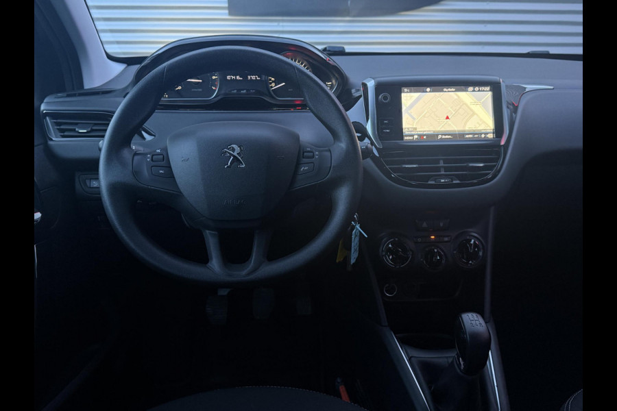 Peugeot 208 1.2 PureTech Blue Lion 1e Eigenaar|Navi|Airco|Cruise|D-Riem v.v. in 2024|N.A.P|PDC|Carplay|Nieuwe APK bij Aflevering