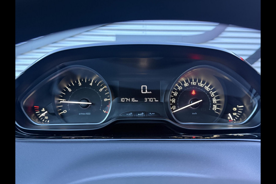 Peugeot 208 1.2 PureTech Blue Lion 1e Eigenaar|Navi|Airco|Cruise|D-Riem v.v. in 2024|N.A.P|PDC|Carplay|Nieuwe APK bij Aflevering