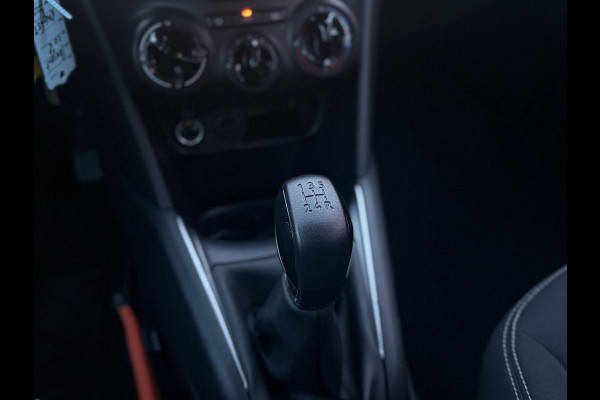 Peugeot 208 1.2 PureTech Blue Lion 1e Eigenaar|Navi|Airco|Cruise|D-Riem v.v. in 2024|N.A.P|PDC|Carplay|Nieuwe APK bij Aflevering