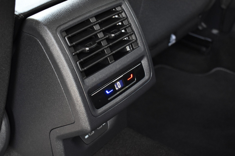 Volkswagen Golf Variant NEW 1.5 TSI LIFE VIRTUAL/PDC/CARPLAY /STUURVERW /FABRIEKS GARANTIE