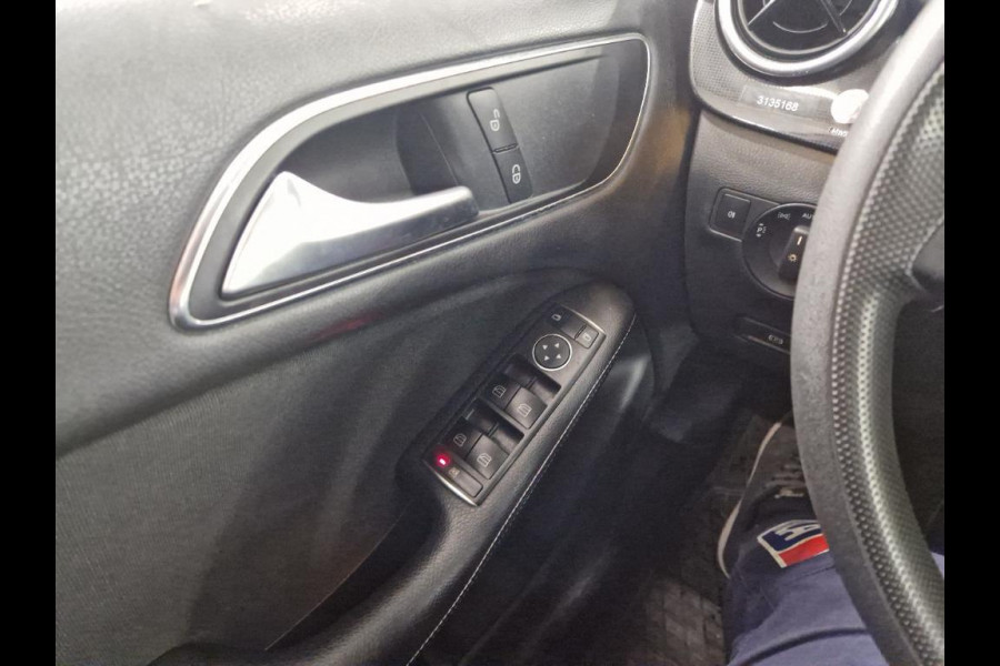 Mercedes-Benz B-Klasse 220 d Ambition Automaat 1 Ste EIg Dealer Onderhouden