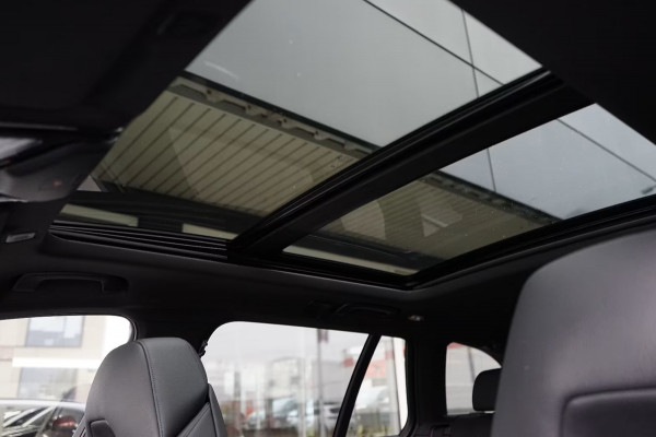 BMW 5 Serie Touring 530e M-SPORT PRO ** LASER, M-SPORT SPORTST, PANORAMA, ACC, HuD, 19-inch LMV ** 1e EIG - UNFALLFREI - BMW GAR ** ** INFORMEER OOK NAAR ONZE AANTREKKELIJKE FINANCIAL-LEASE TARIEVEN **